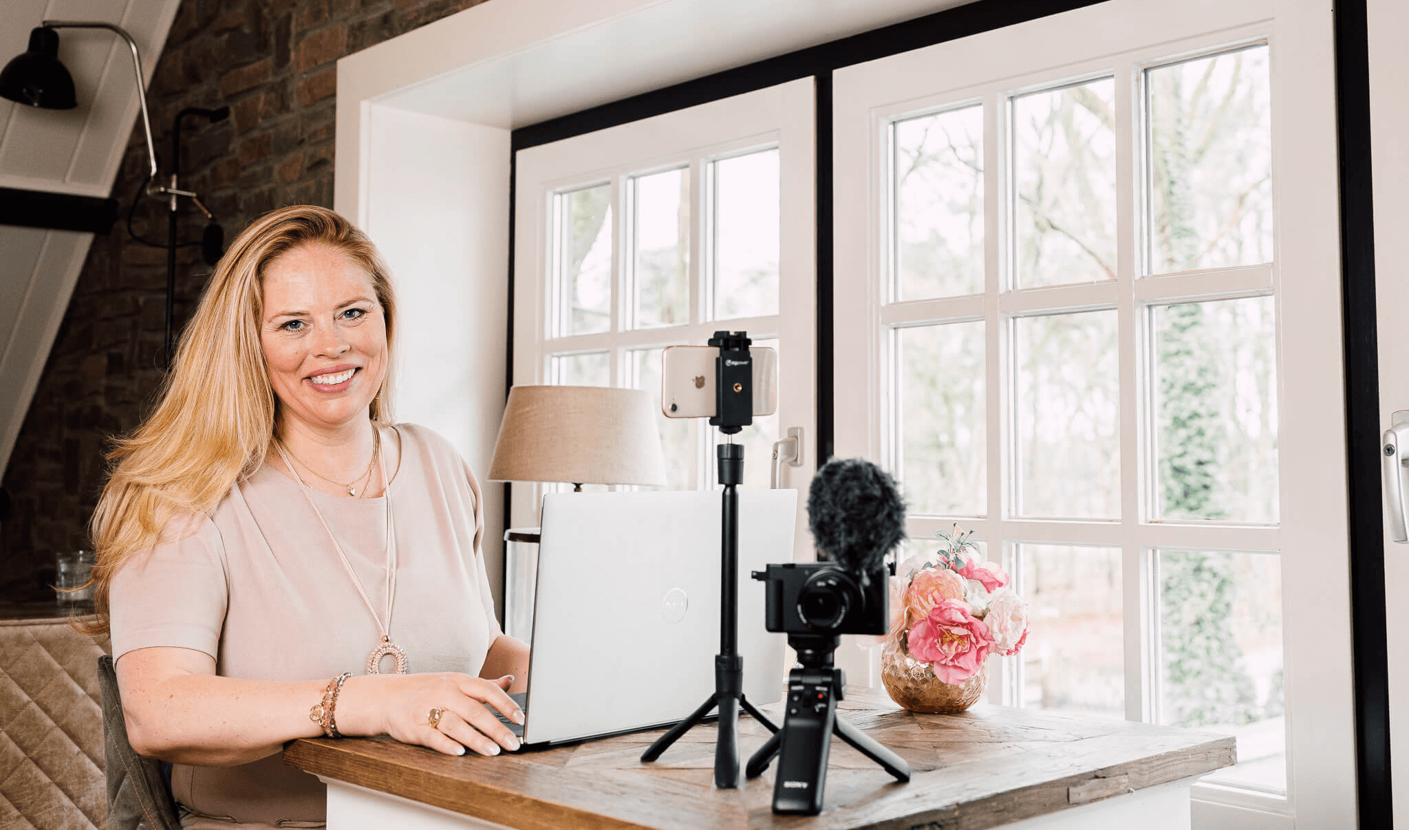 Laura Elsman Online Videocoach Fabulous Business Laura Laura Elsman Online Videocoach Fabulous Business Laura